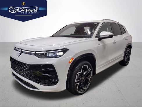 New 2026 Volkswagen Tiguan SEL R-Line image 1