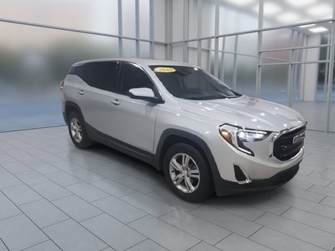 Used 2018 GMC Terrain SLE image 2
