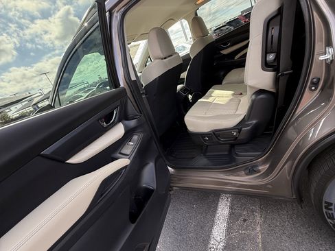 Used 2021 Subaru Ascent Premium w/ Convenience Package image 12