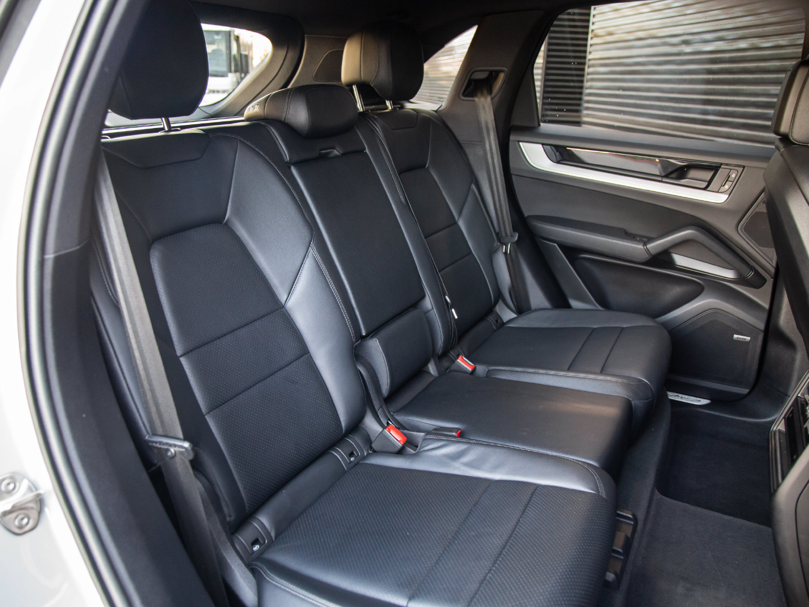 Certified 2024 Porsche Cayenne AWD/4WD image 24