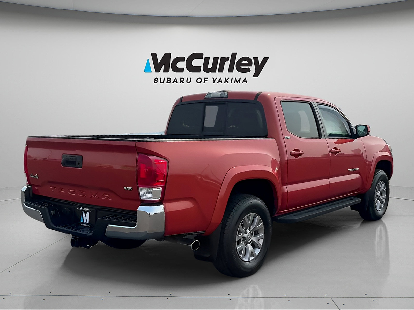 Used 2017 Toyota Tacoma SR5 w/ Tow Package AWD/4WD image 5
