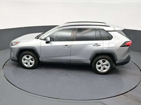 Used 2021 Toyota RAV4 XLE FWD image 13