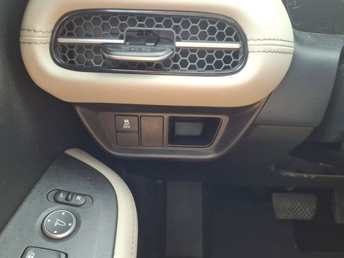Certified 2024 Honda HR-V EX-L image 12