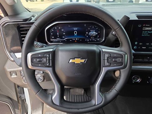 Used 2024 Chevrolet Silverado 1500 LT w/ Z71 Off-Road Package AWD/4WD image 19