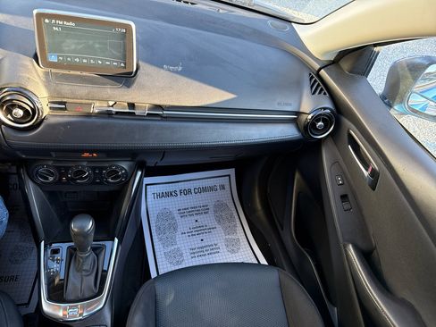 Used 2018 Toyota Yaris iA image 11