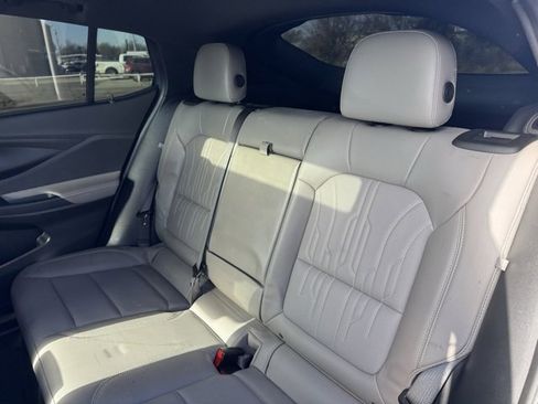 Used 2024 Buick Envista Avenir image 11
