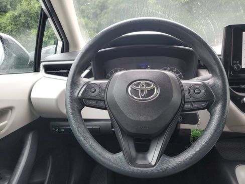 Used 2023 Toyota Corolla LE FWD image 17