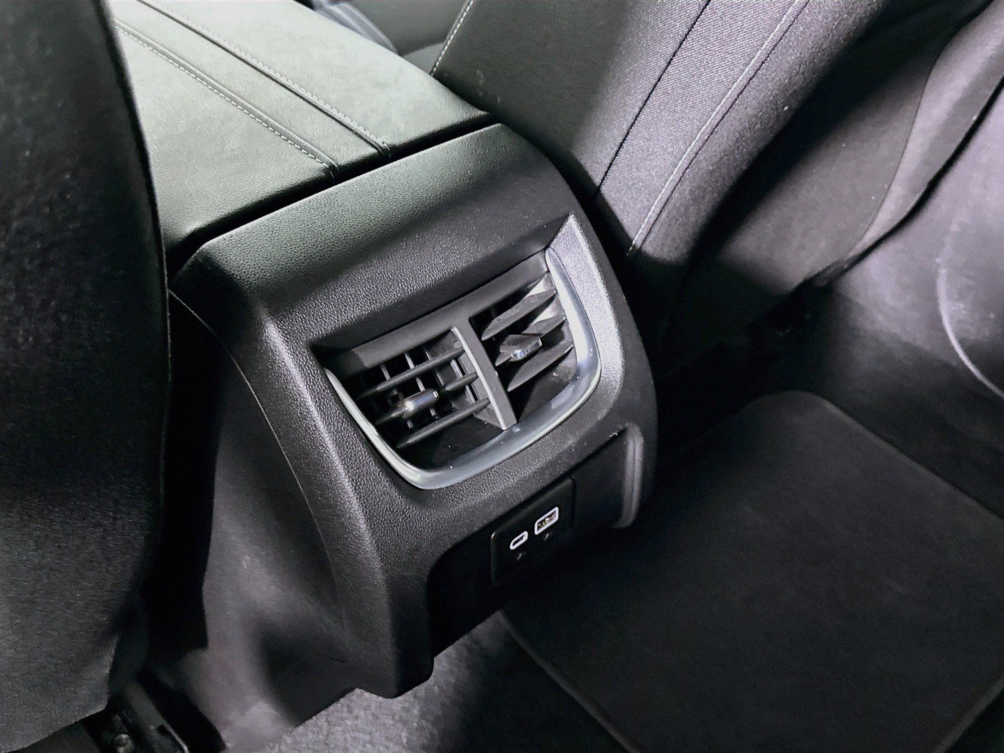 Used 2026 Chevrolet Blazer LT FWD image 28