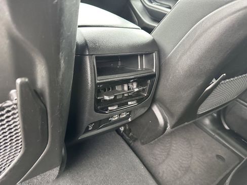 Used 2025 Jeep Grand Cherokee Altitude AWD/4WD image 14