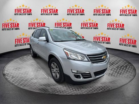 Used 2017 Chevrolet Traverse LT image 1
