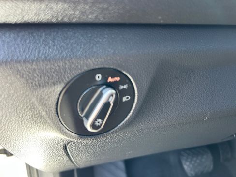 Certified 2023 Volkswagen Jetta S FWD image 31