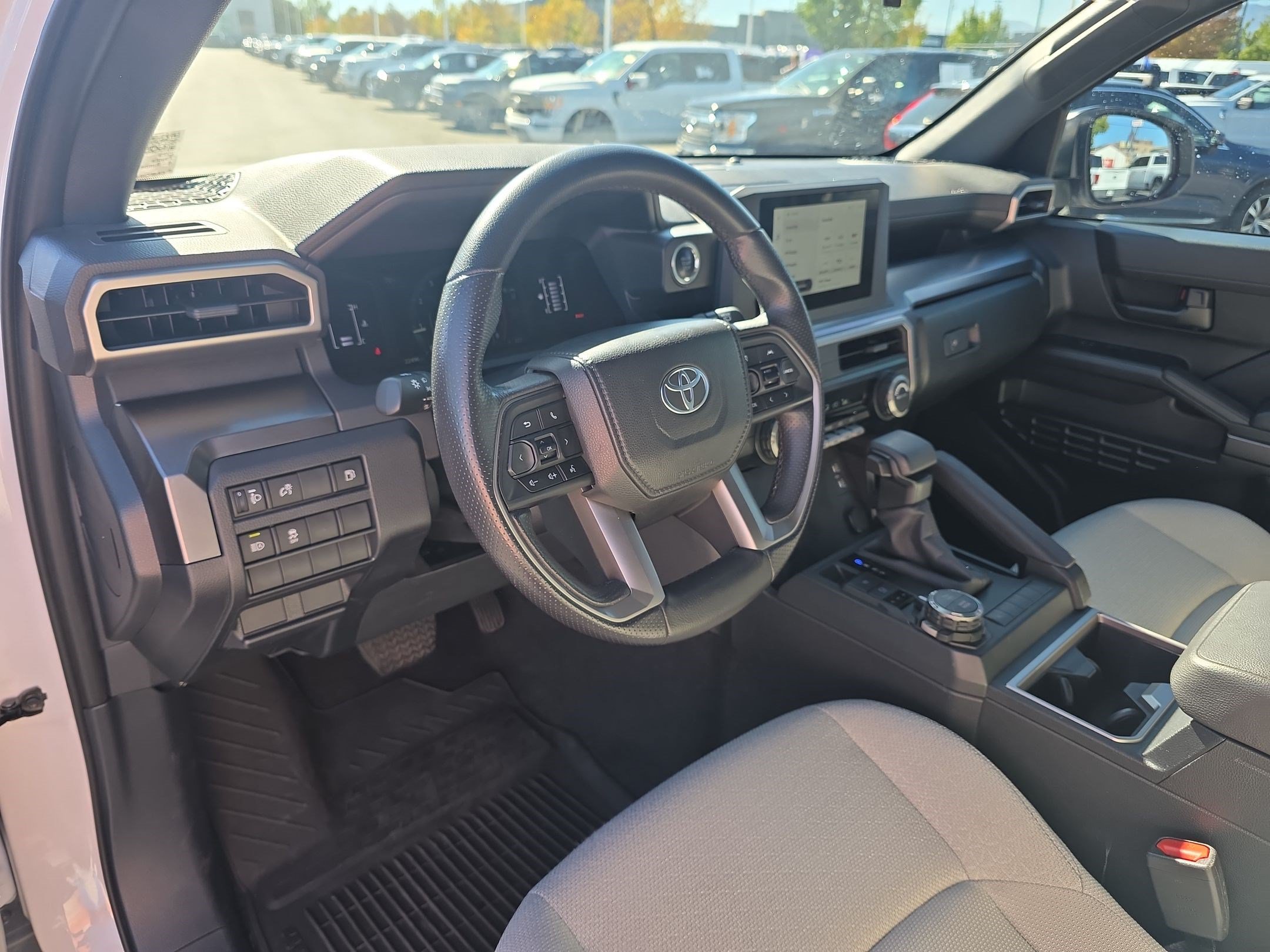 Used 2025 Toyota 4Runner SR5 AWD/4WD image 17