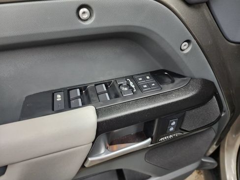 Used 2025 Land Rover Defender 110 X AWD/4WD image 10