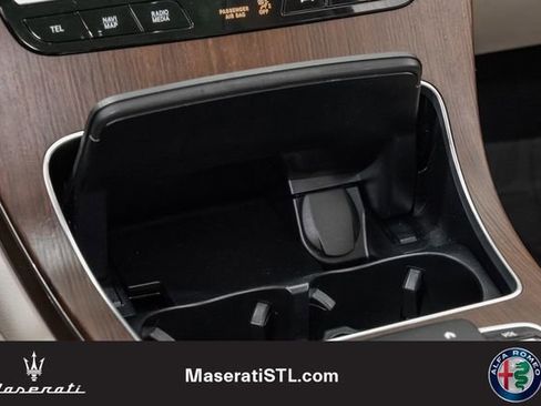 Used 2022 Mercedes-Benz GLC 300 4MATIC image 17