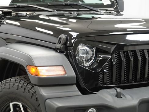 Used 2020 Jeep Wrangler Sport AWD/4WD image 5