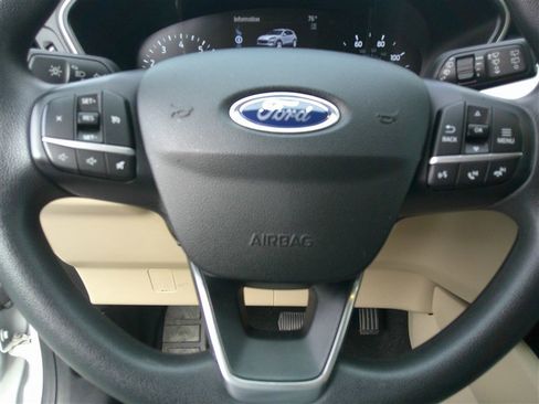 Used 2020 Ford Escape SE image 11