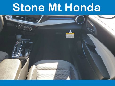 Used 2024 Chevrolet Trax LT image 17