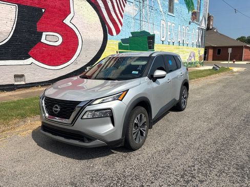 Used 2023 Nissan Rogue SV AWD/4WD image 2