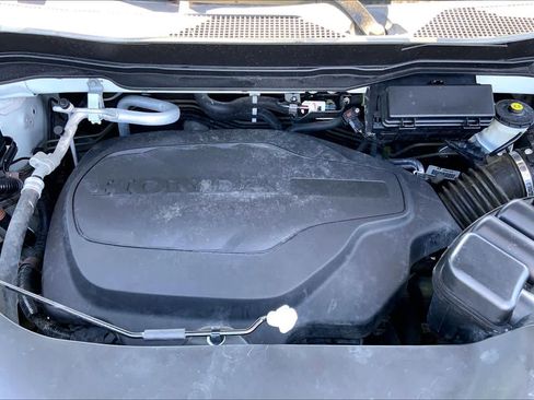Used 2021 Honda Pilot Touring image 32