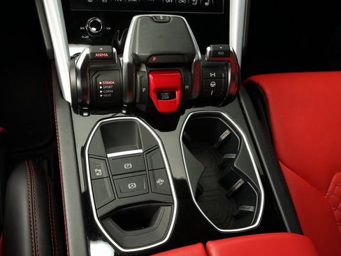 Used 2019 Lamborghini Urus image 20