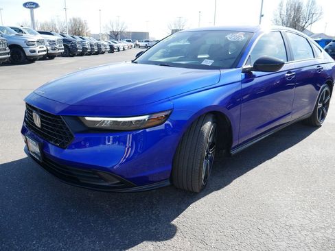 Used 2025 Honda Accord Sport image 4