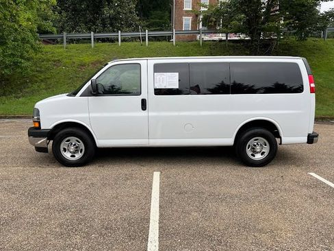 Used 2018 Chevrolet Express 2500 LT w/ LT Preferred Equipment Group RWD image 25