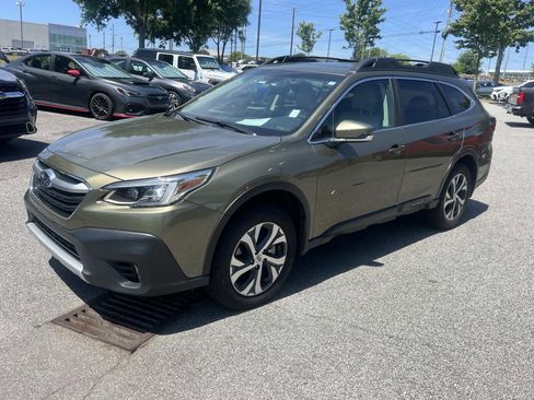 Certified 2022 Subaru Outback Limited AWD/4WD image 3