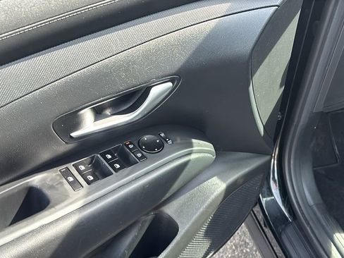 Used 2025 Hyundai Tucson SE image 14