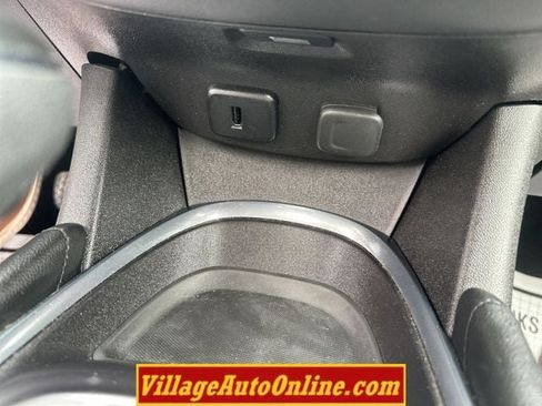 Used 2016 Chevrolet Malibu LT FWD image 19