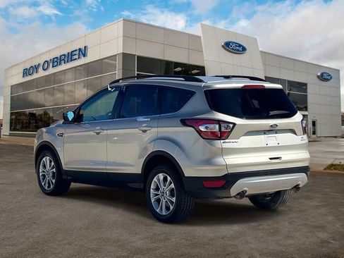 Certified 2018 Ford Escape SE image 3