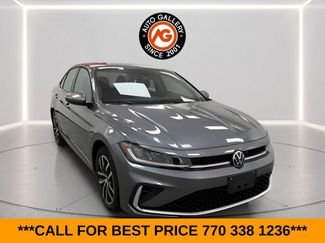 Used 2025 Volkswagen Jetta SE FWD video 1