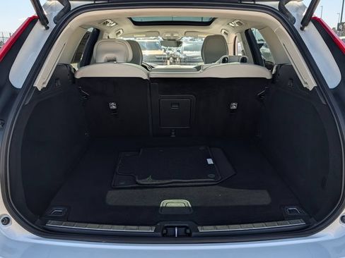 Used 2023 Volvo XC60 B5 Plus AWD/4WD image 10