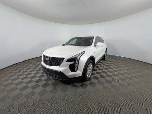 Certified 2023 Cadillac XT4 Luxury w/ Cold Weather Package image 25