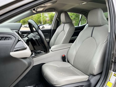 Used 2024 Toyota Camry SE w/ Convenience Package FWD image 22