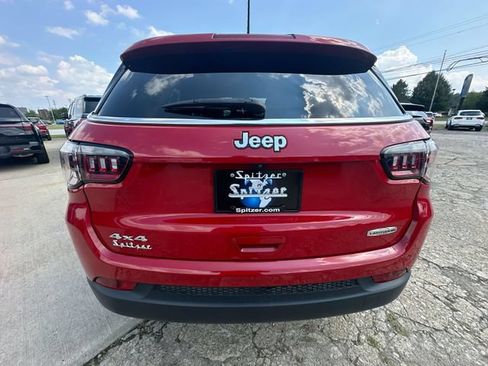 Used 2023 Jeep Compass Latitude AWD/4WD image 33