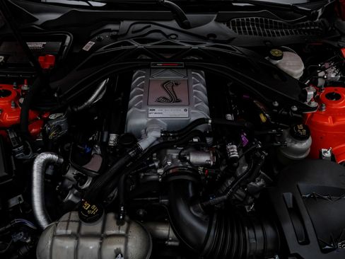 Used 2022 Ford Mustang Shelby GT500 w/ Technology Package RWD image 97