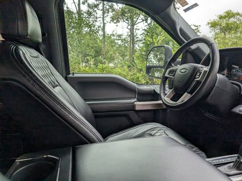 Used 2020 Ford F150 Lariat w/ Equipment Group 502A Luxury AWD/4WD image 18