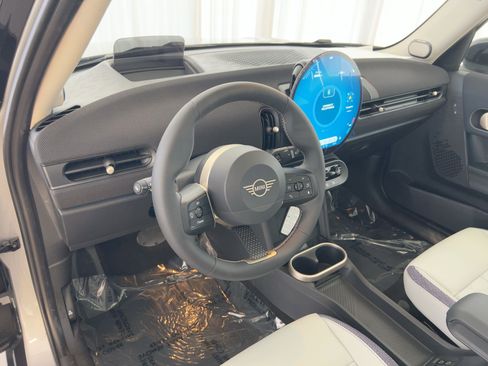 New 2026 MINI Cooper 4-Door Hardtop image 4