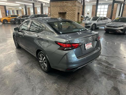 Used 2021 Nissan Versa SV FWD image 7