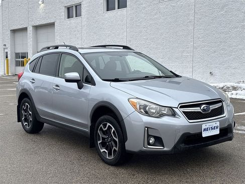 Used 2017 Subaru Crosstrek 2.0i Premium w/ Moonroof Package image 14
