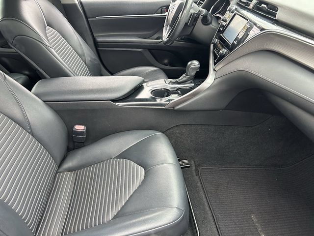 Used 2018 Toyota Camry SE w/ Convenience Package FWD image 12