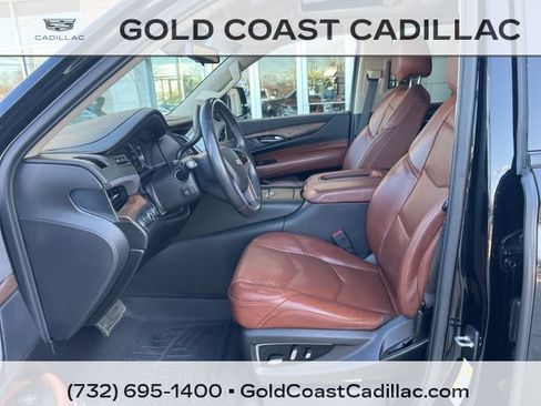 Used 2020 Cadillac Escalade ESV Premium Luxury w/ Escalade Sport Edition image 19