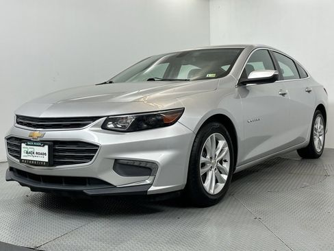 Used 2018 Chevrolet Malibu LT image 3