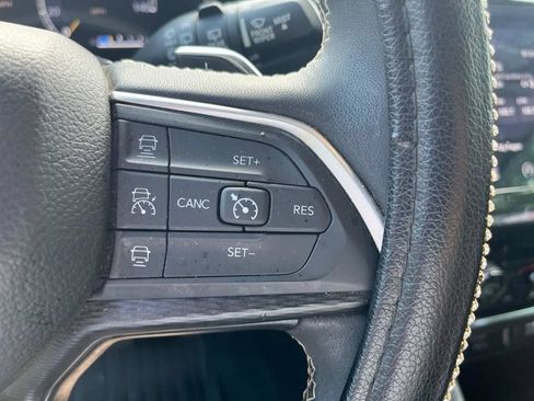 Used 2024 Jeep Grand Cherokee L Laredo AWD/4WD image 26