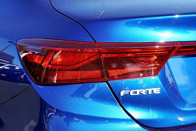 Used 2023 Kia Forte LXS w/ LXS Technology Package FWD image 8