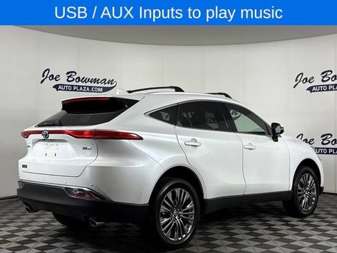 Used 2023 Toyota Venza XLE AWD/4WD image 7