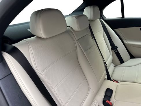 Used 2025 Mercedes-Benz C 300 Sedan image 38