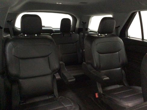Used 2023 Ford Explorer XLT w/ Equipment Group 202A AWD/4WD image 28