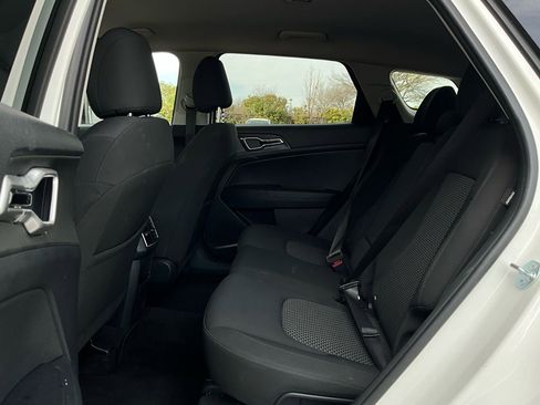 Used 2025 Kia Sportage LX image 11