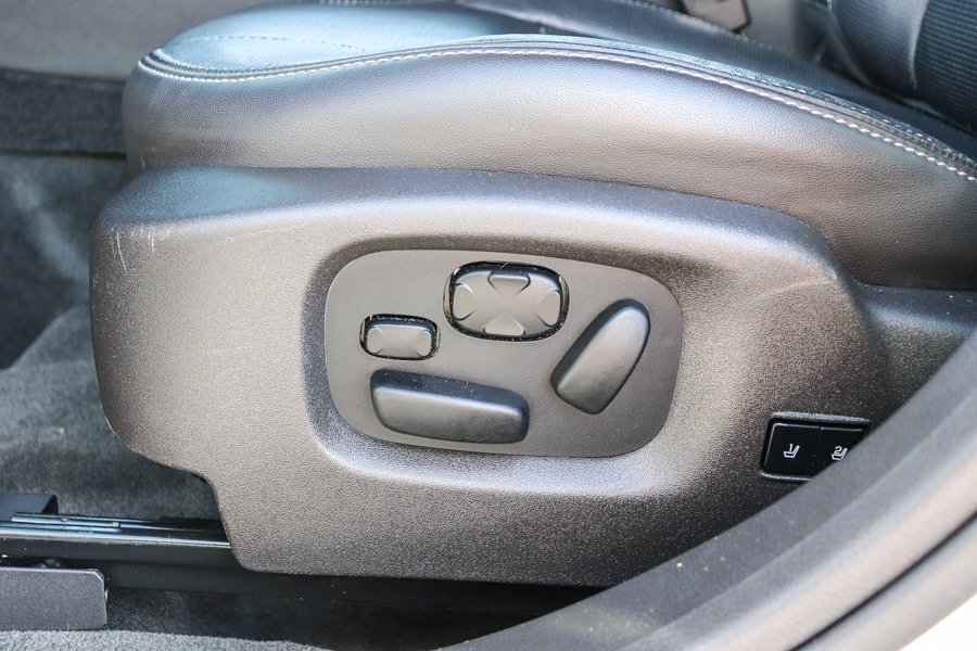 Used 2014 Ford Taurus Limited w/ Equipment Group 301A FWD image 23